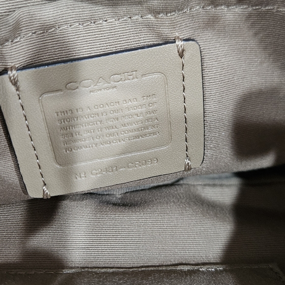 Coach Cream Shoulder Bag - Picture 5 of 10